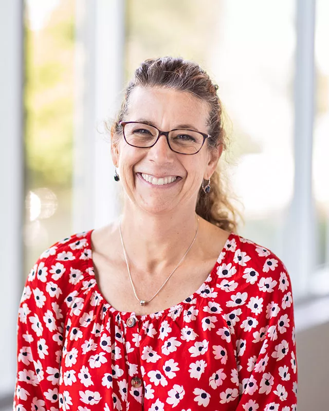 Headshot of Beth Giles