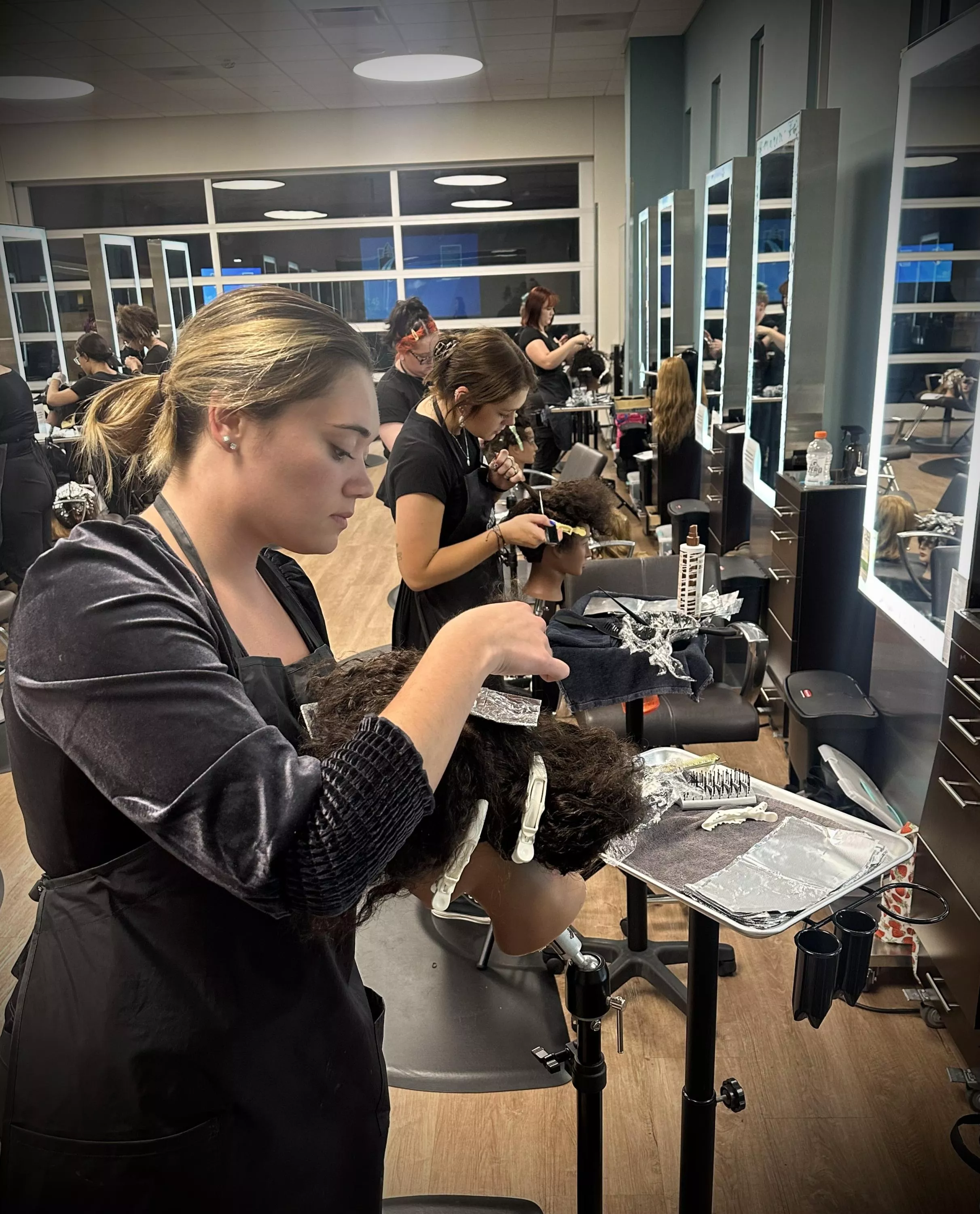 Cosmetology student in Trustyle Salon