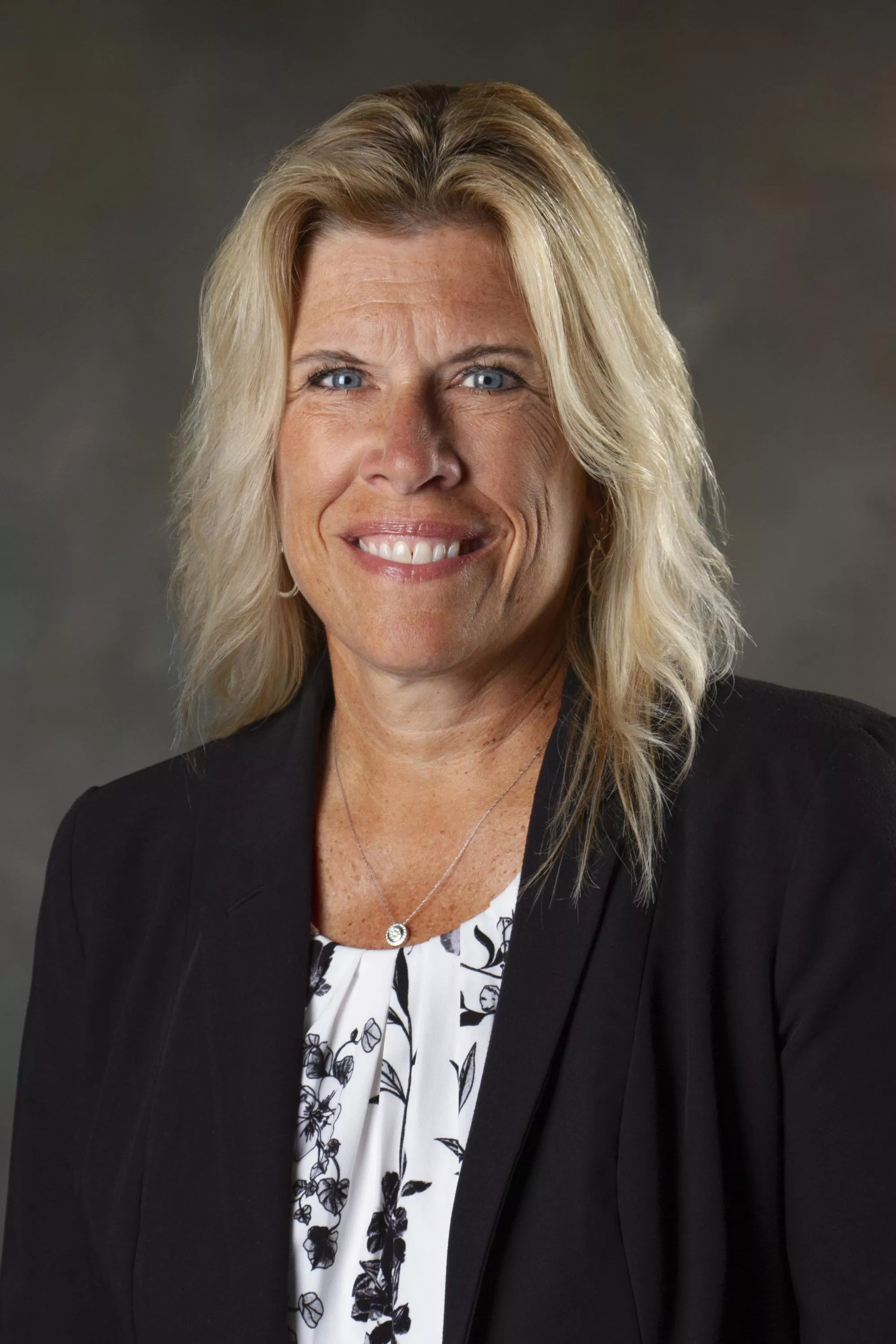 Tonya Olson Headshot