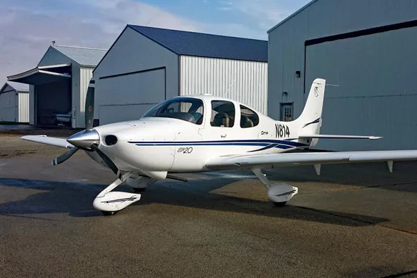 Cirrus SR20 N814 aircraft